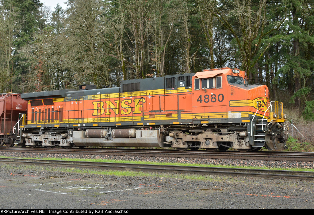 BNSF 4880